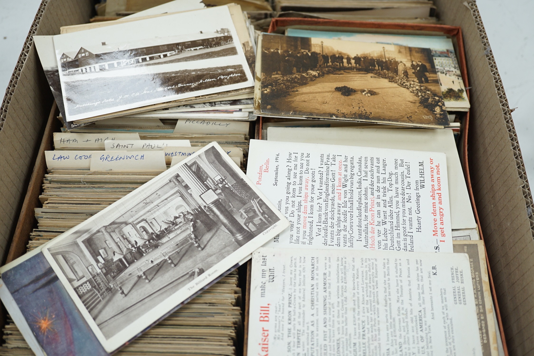 A quantity of military, topographical and other postcards (over 1200)